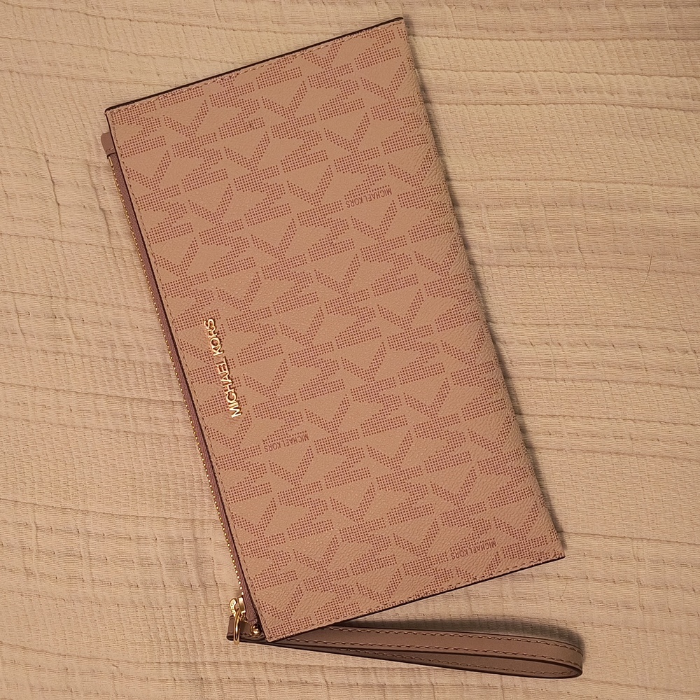 Michael Kors Wristlet